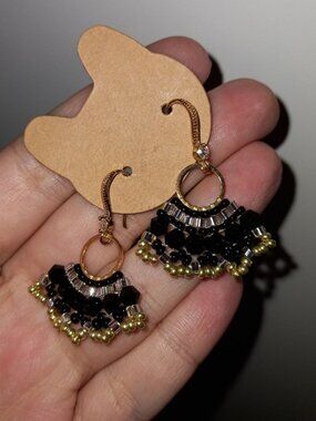 Black & Gold Elegance ✨ Meet my newest hand-woven creation! 🖤